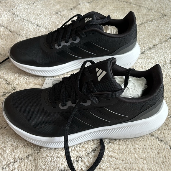 NWT Black and White Adidas Sneakers Running Shoes - Picture 2 of 6
